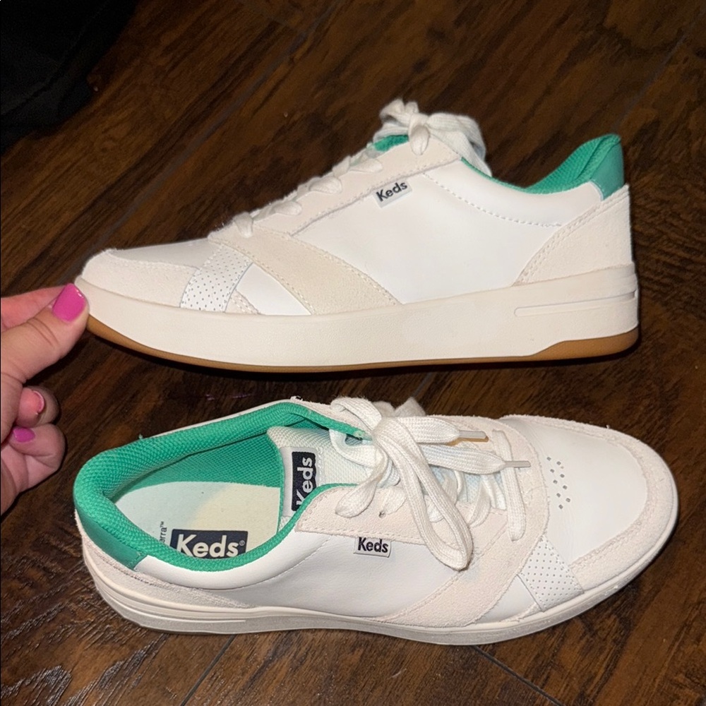 Keds Neutral Sneakers with Kelly green back tab